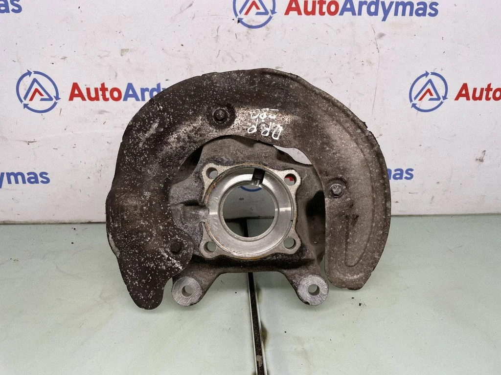 Front wheel hub spindle knuckle 6876850