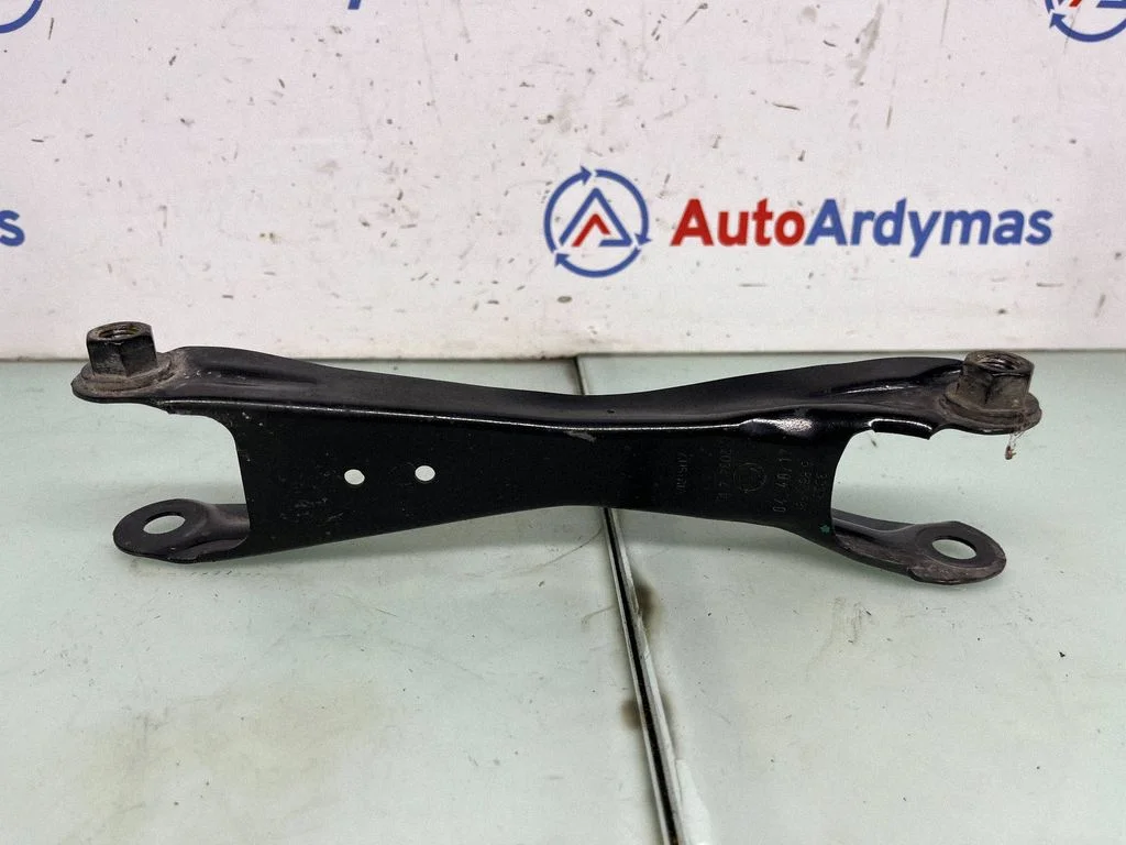 Tagumine õõtshoob 6867880 – BMW i3 (2013-)