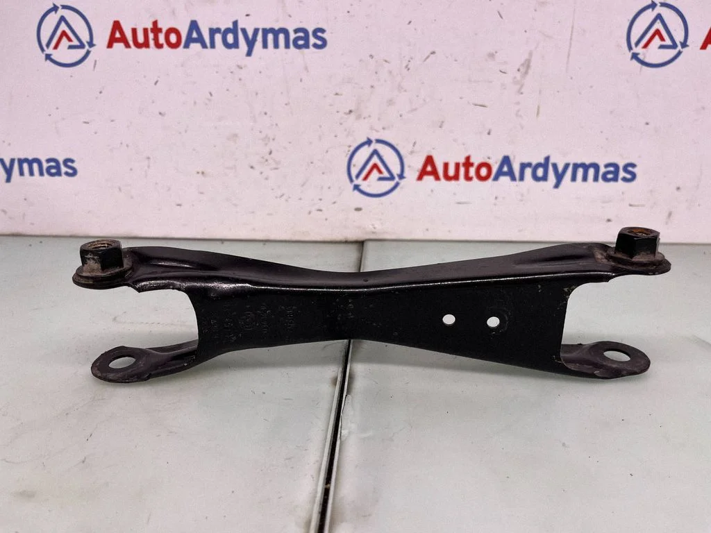 Tagumine õõtshoob 6867879 – BMW i3 (2013-)