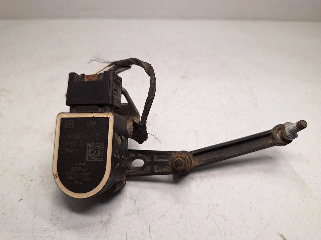 Rear air suspension level height sensor 37146861351