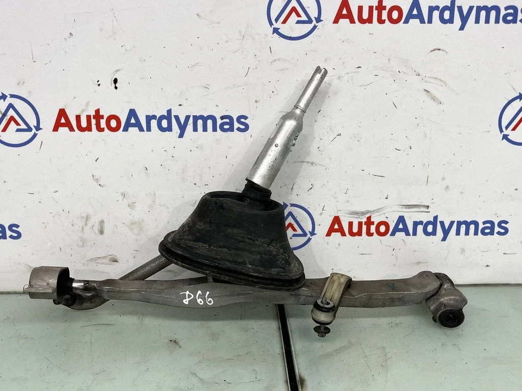 Gear selector mechanism 8613702