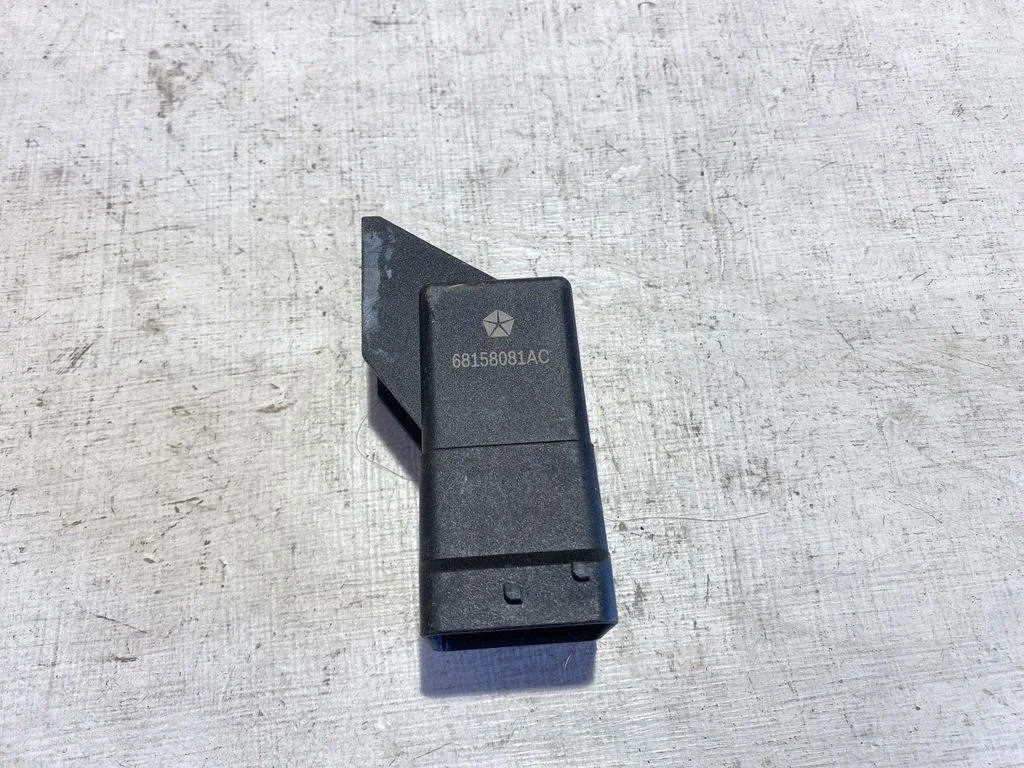 Other relay 68158081AC