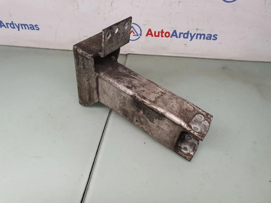 Esistange kinnitusklamber – BMW X3 E83 (2003-2010)