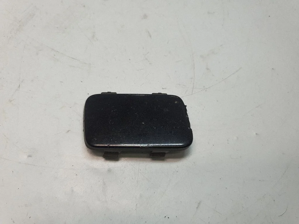 Eesmise pukseerimiskonksu kate – BMW 1-seeria E81 E87 (2004-2011)