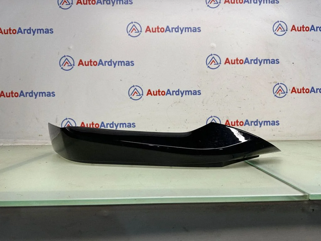 Front bumper splitter molding – right