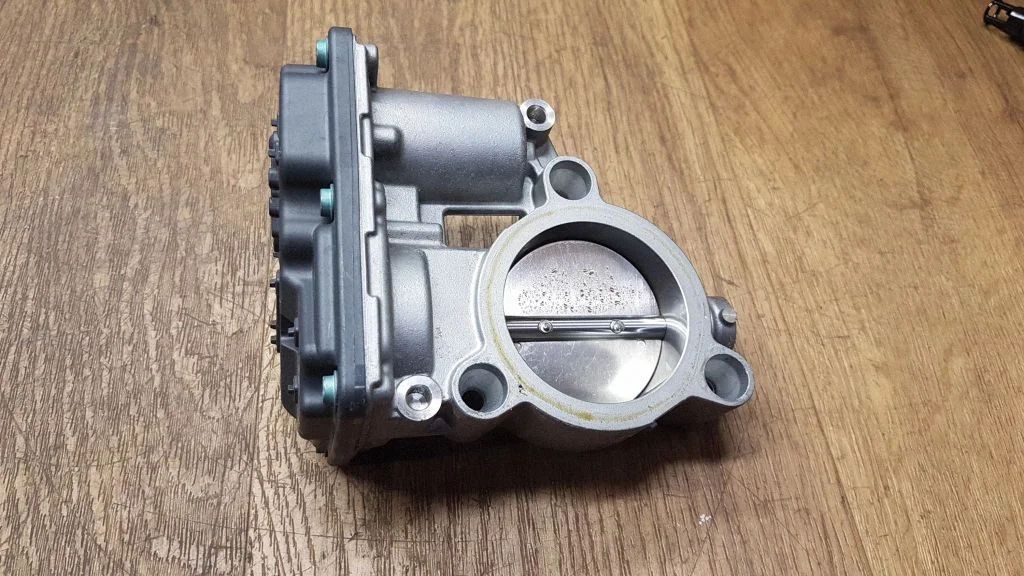 Throttle valve 7618838