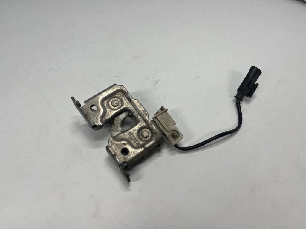 Engine bonnet/hood lock/catch – BMW X3 F25 (2010-2017)
