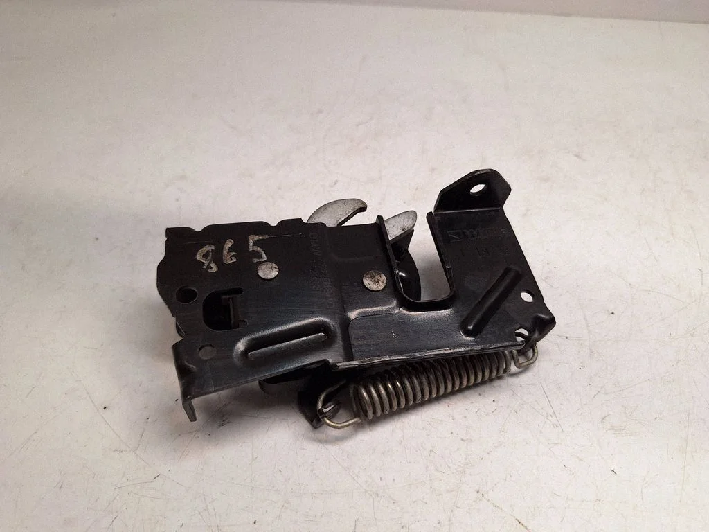 Engine bonnet/hood lock/catch 7242548