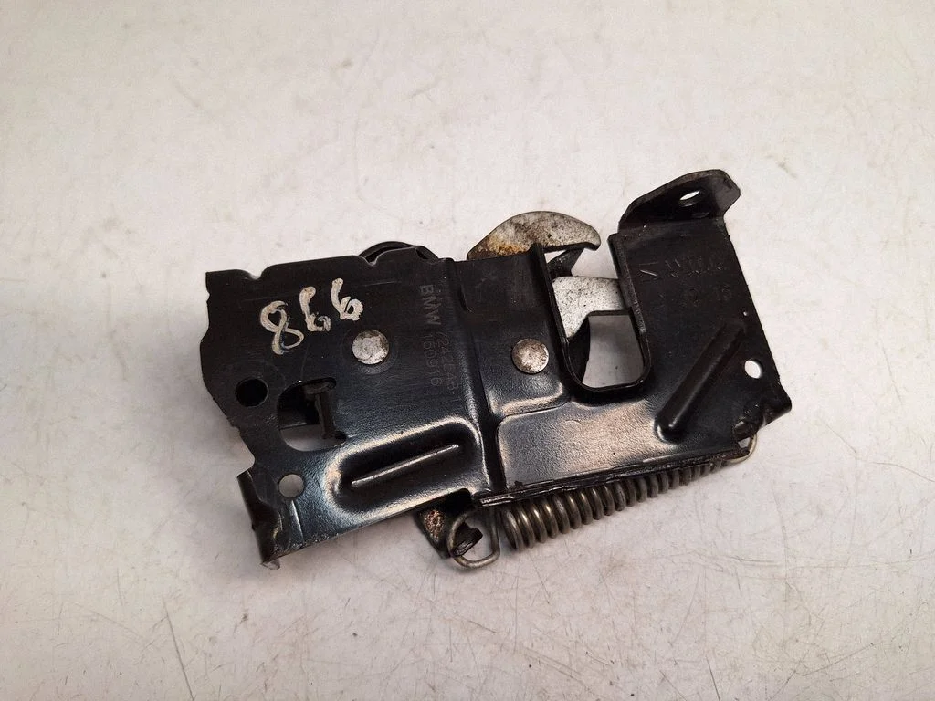 Engine bonnet/hood lock/catch 7242548