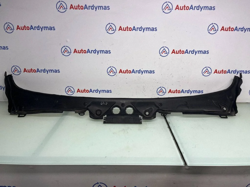 Slotiņu apdare 7296892