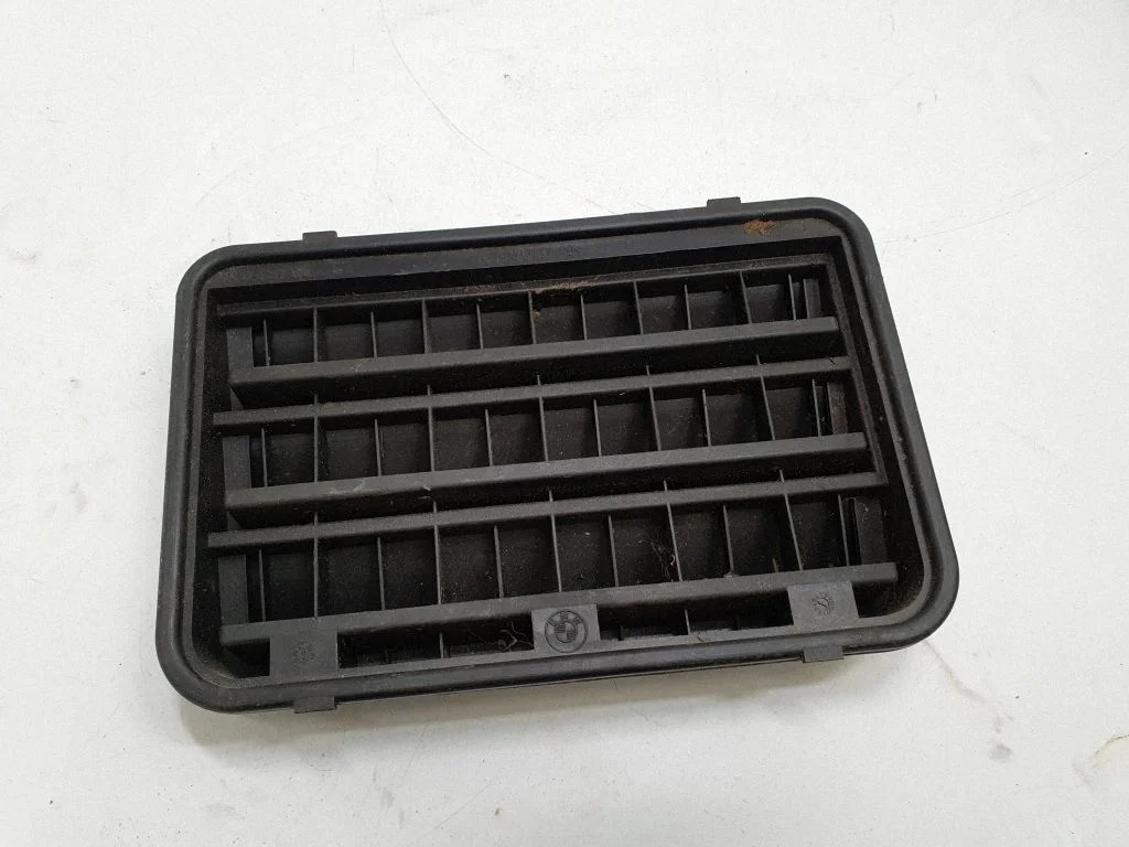 Quarter panel pressure vent – BMW 5 Series E39 (1996-2003)