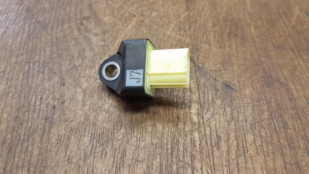 Airbag deployment crash/impact sensor 8983128040