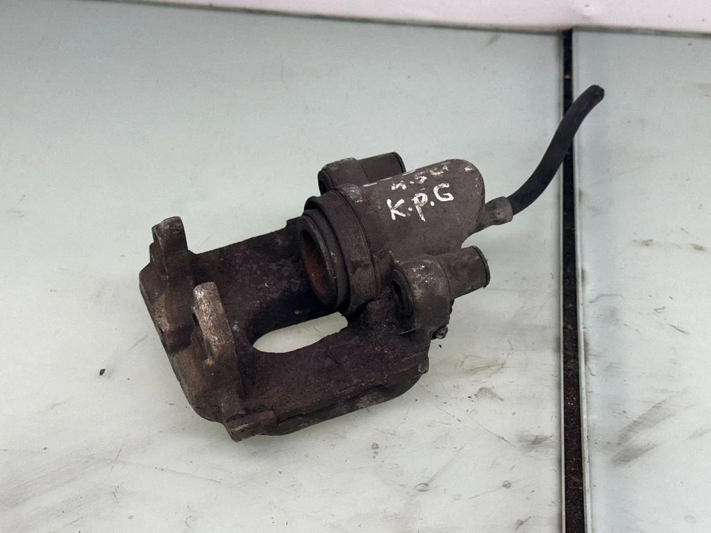 Rear brake caliper 6753679