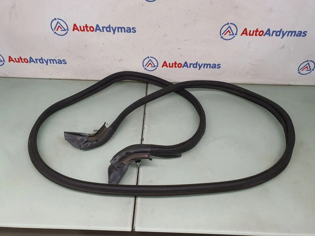 Loading door rubber seal (on body) 7404466