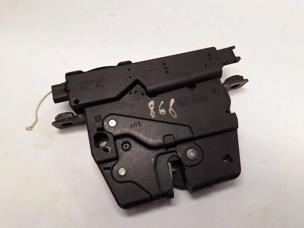 Tailgate/trunk/boot lock/catch/latch 7191212