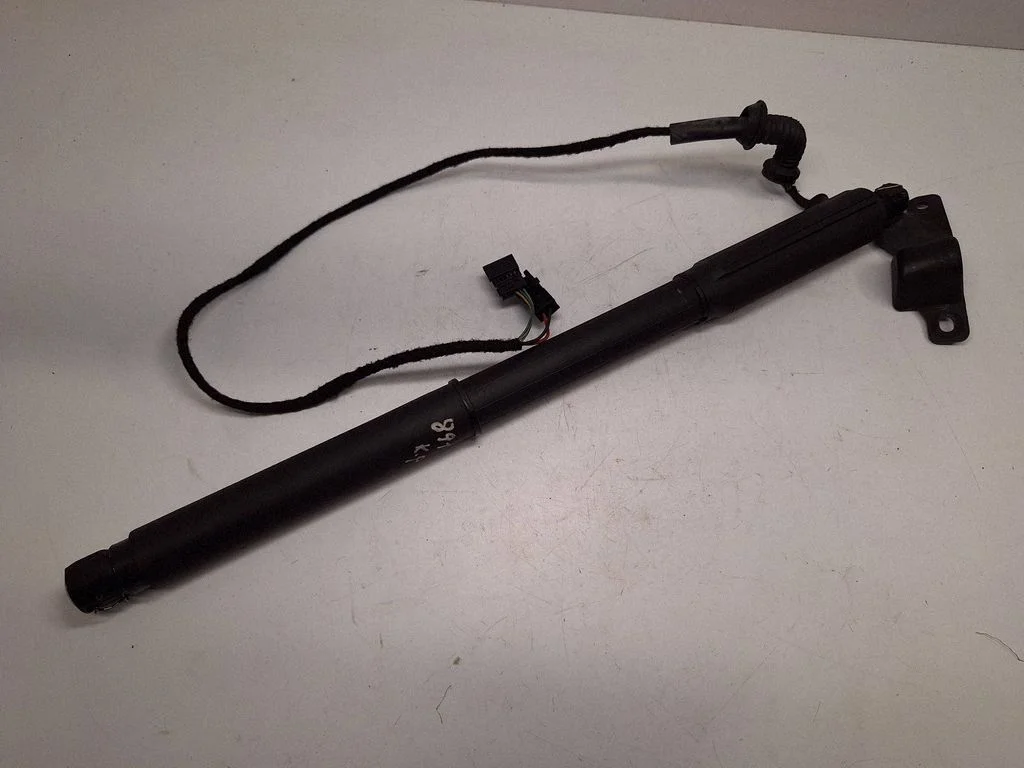 Tailgate/trunk strut/damper – BMW X5 E70 (2006-2013)