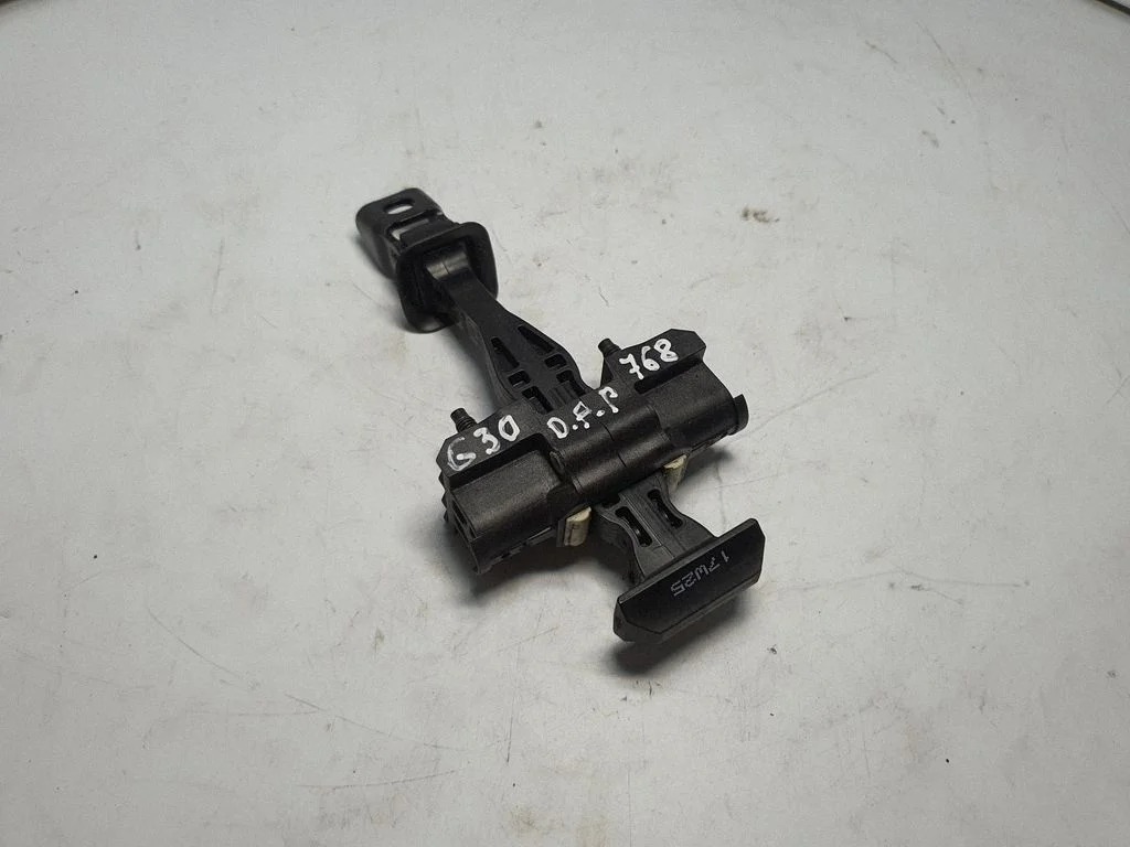 Front door check strap stopper 7341030