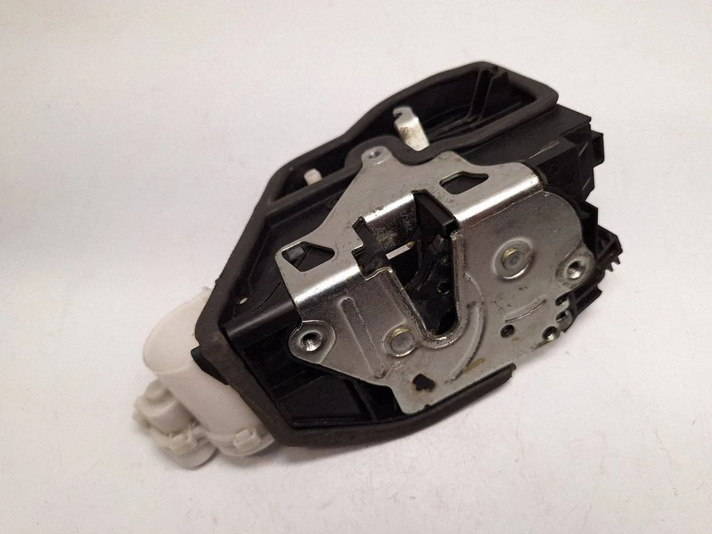 Front door lock 7283627