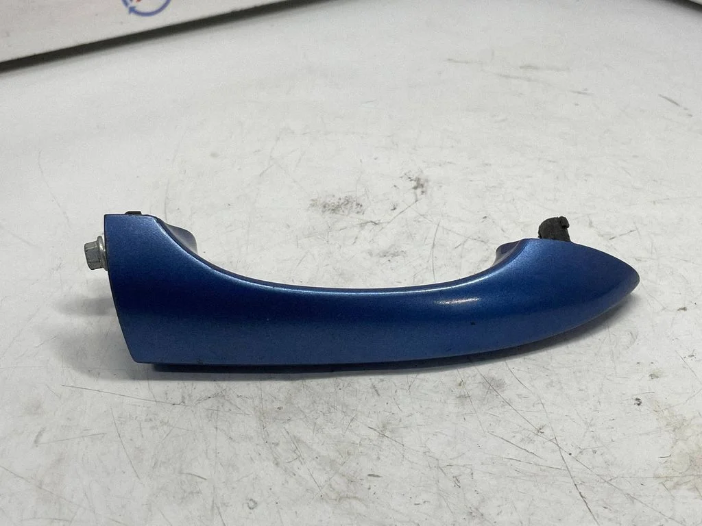 Tagaukse välimine käepide 8257738