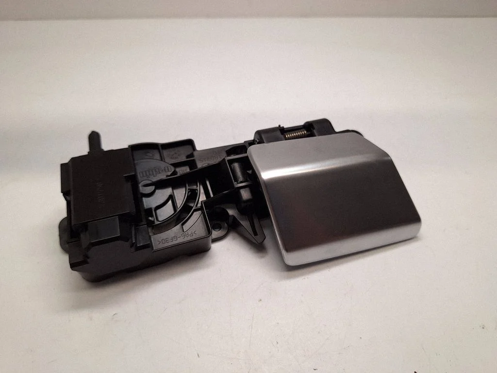 Tagaukse sisemine käepide – BMW i3 (2013-)
