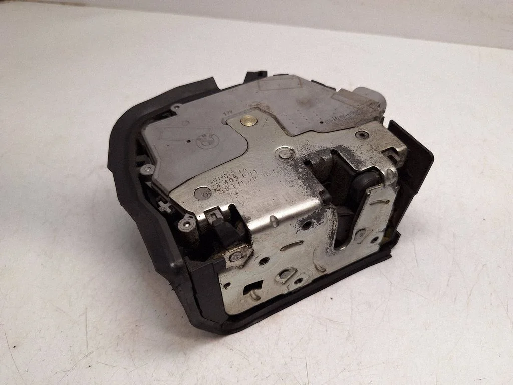 Rear door lock – BMW X5 E53 (1999-2006)