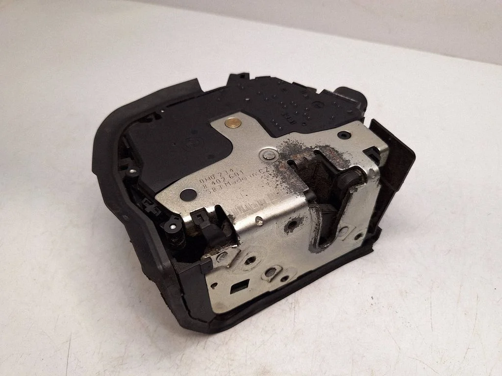 Rear door lock – BMW X5 E53 (1999-2006)