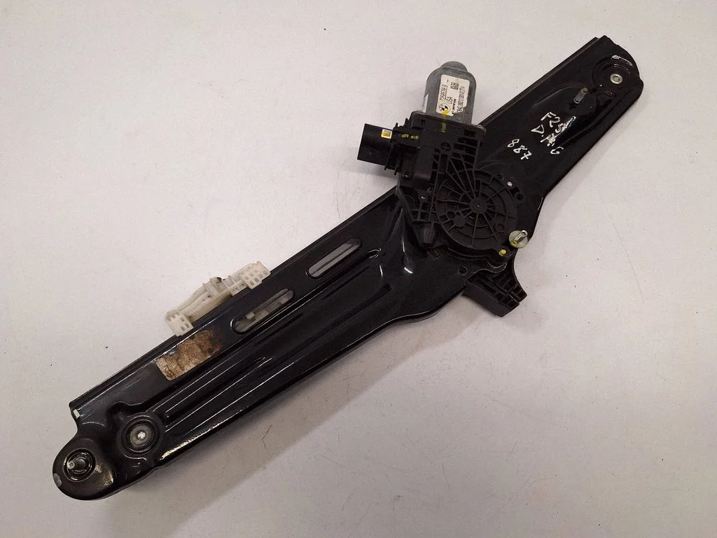 Rear door window regulator with motor 51357382139