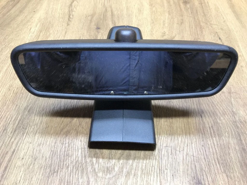 Rear view mirror (interior) 026662