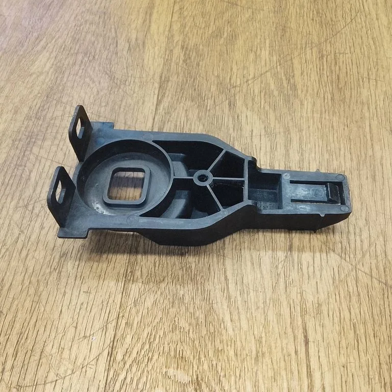 Radiator mount bracket 95B121093A