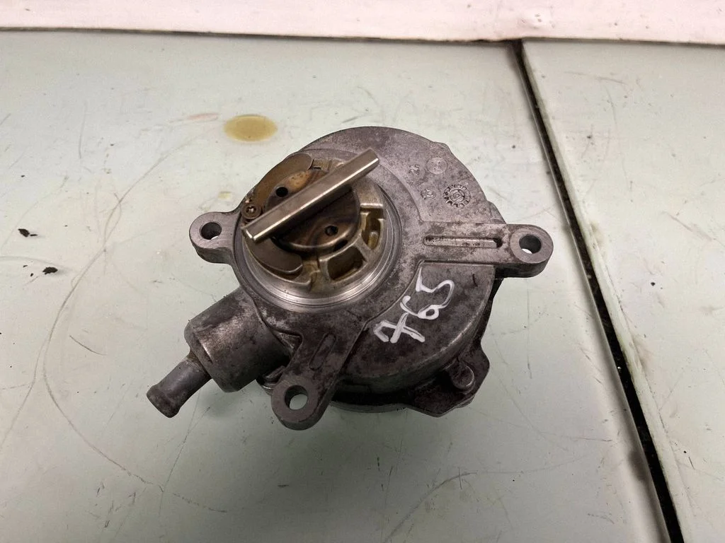 Vacuum pump 7635657