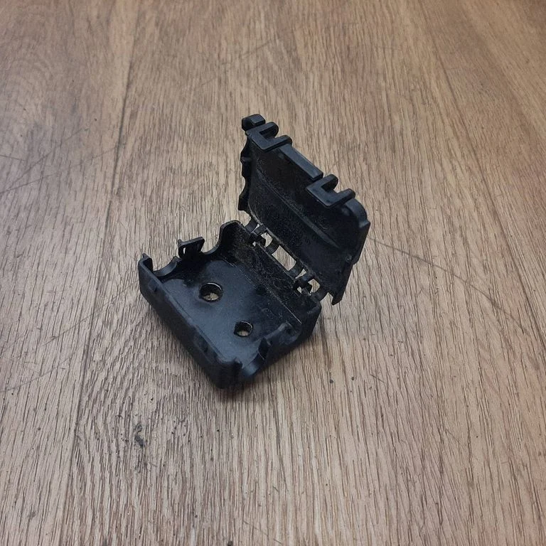 Kita galinės važiuoklės detalė