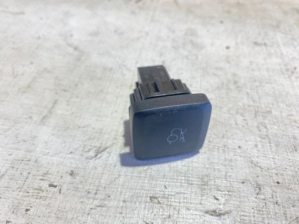 Tailgate opening switch FR3T19B514AAW