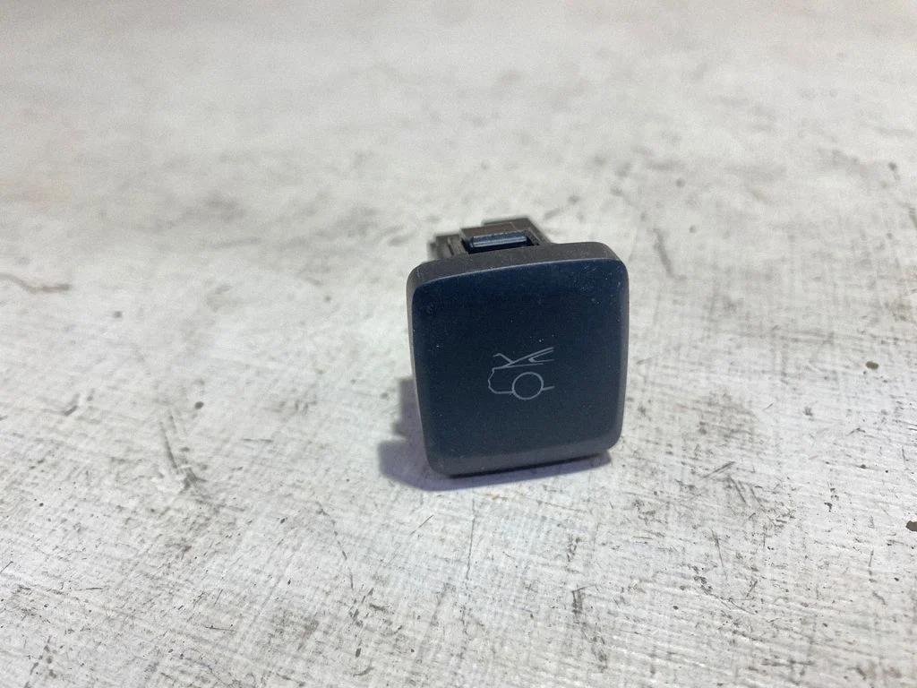 Tailgate opening switch FR3T19B514AAW