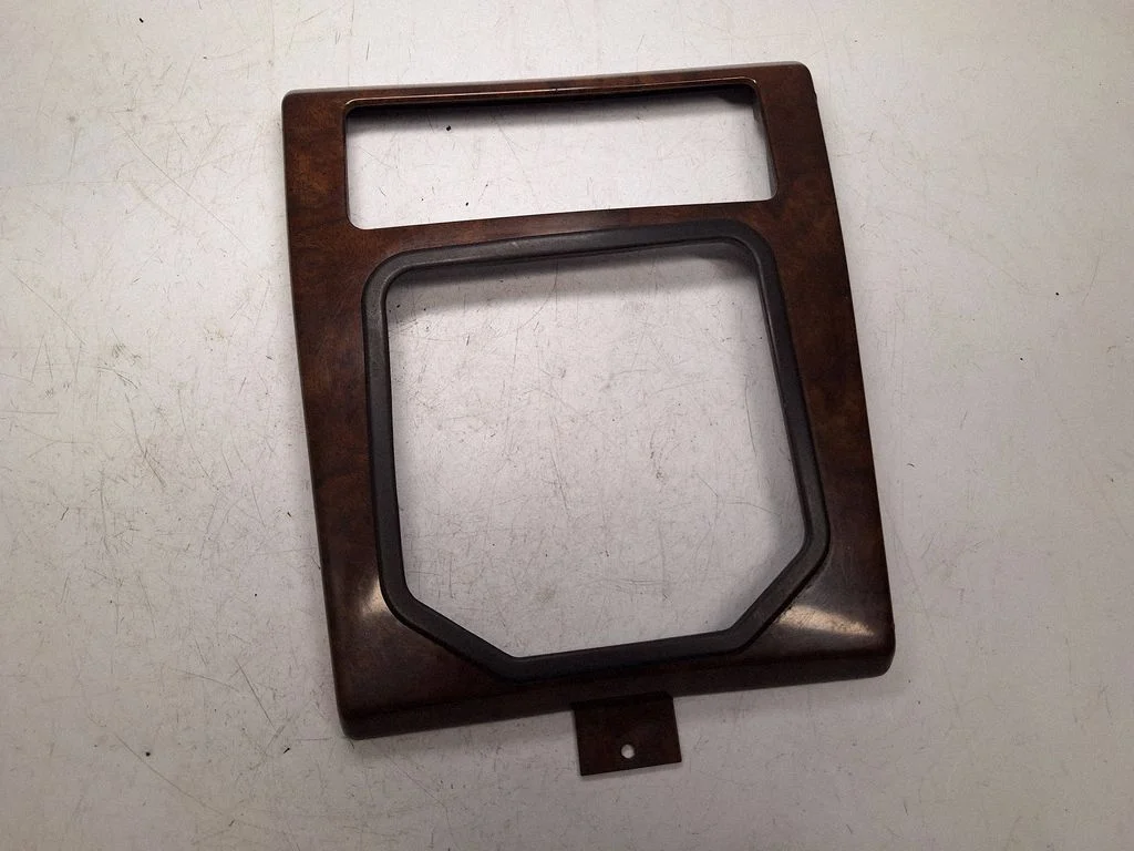 Pārnesumu pārslēga sviras apdare (plastmasas) FWJ100010