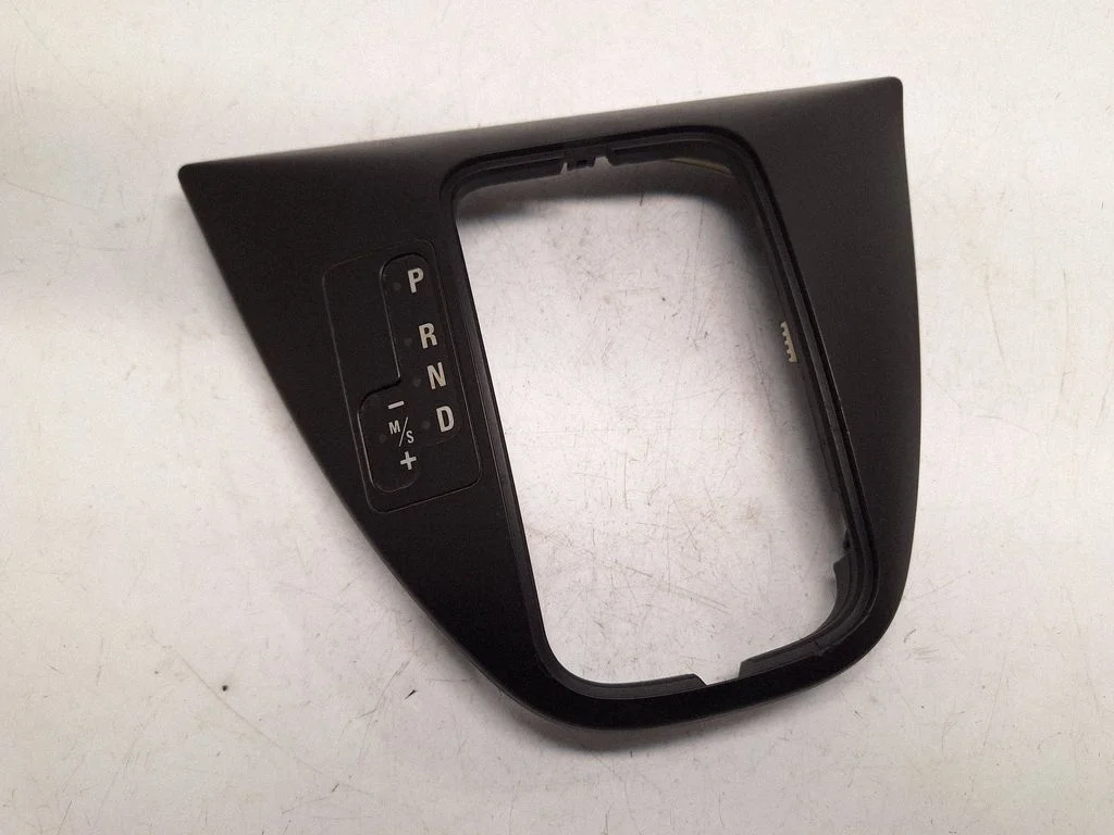 Gear shifter surround trim plastic 7060445