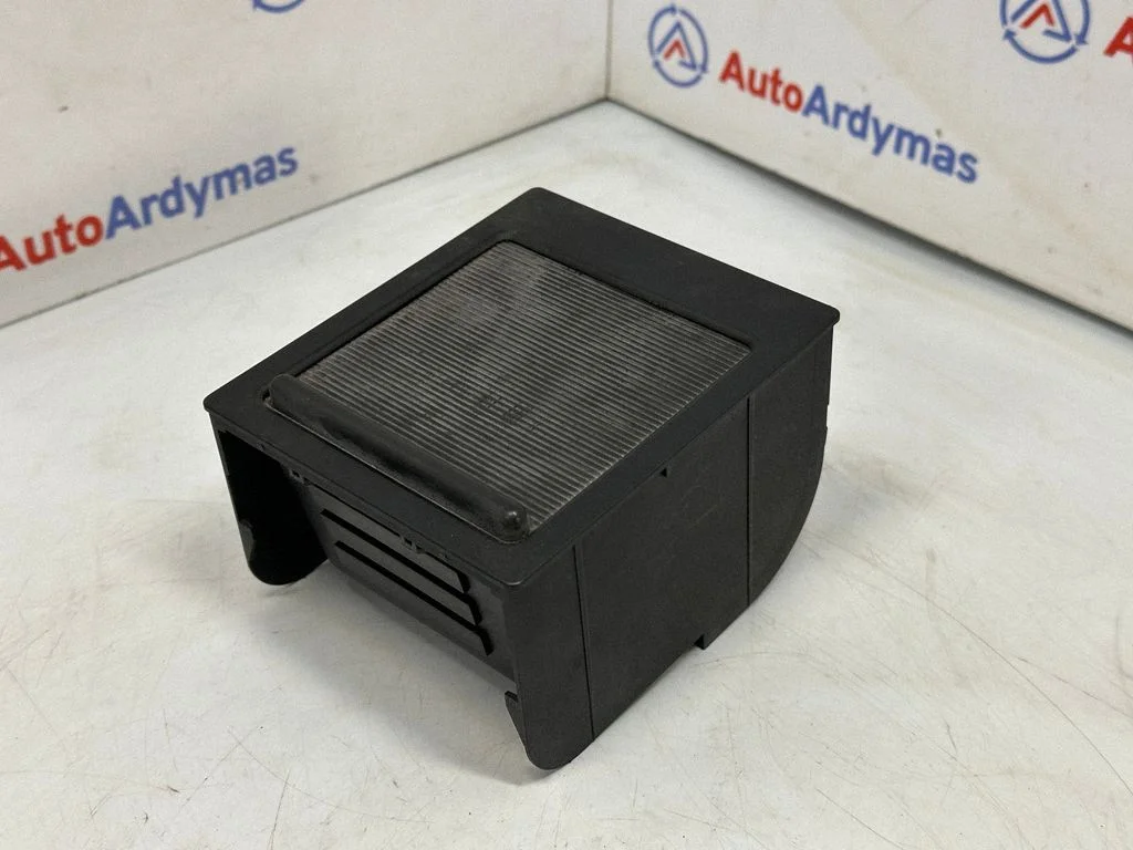 Centrālās konsoles cimdu nodalījums 8159698