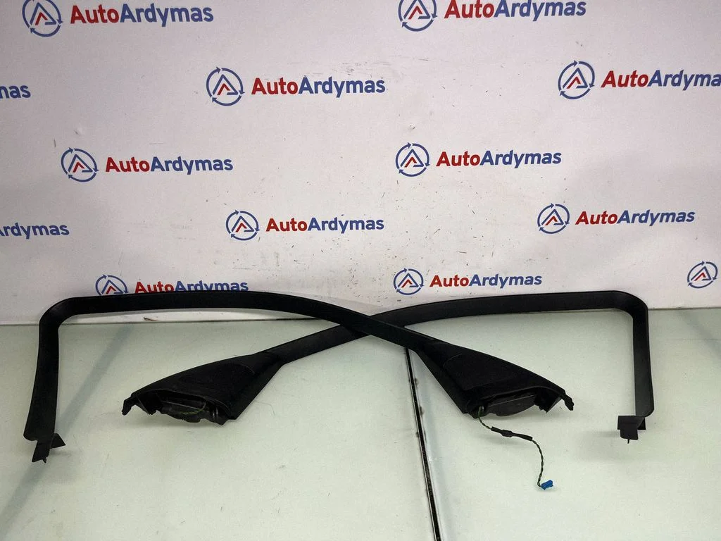 Cita priekšējo durvju apdares detaļa 7258573