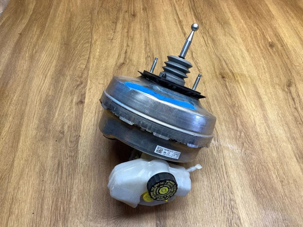 Brake booster 6881093