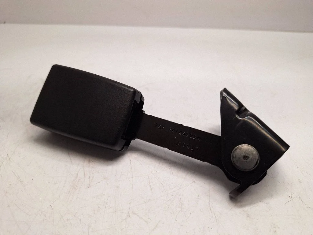 Rear seatbelt buckle – BMW i3 (2013-)