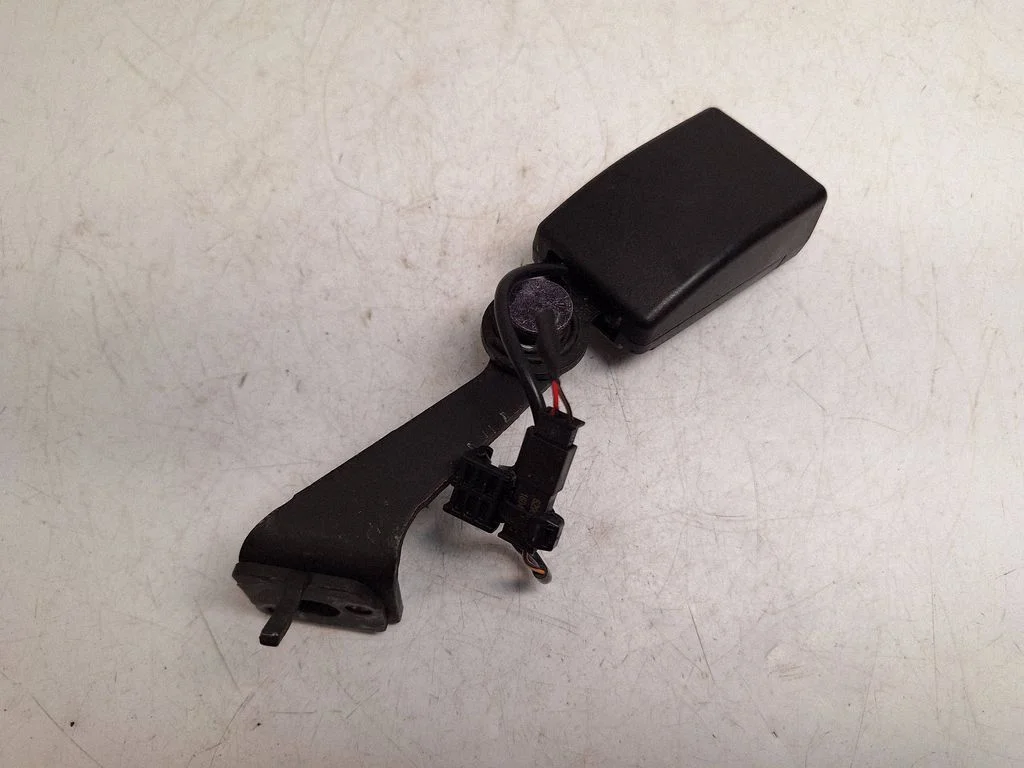 Rear seatbelt buckle – BMW 4 Series F36 Gran coupe (2014-2017)