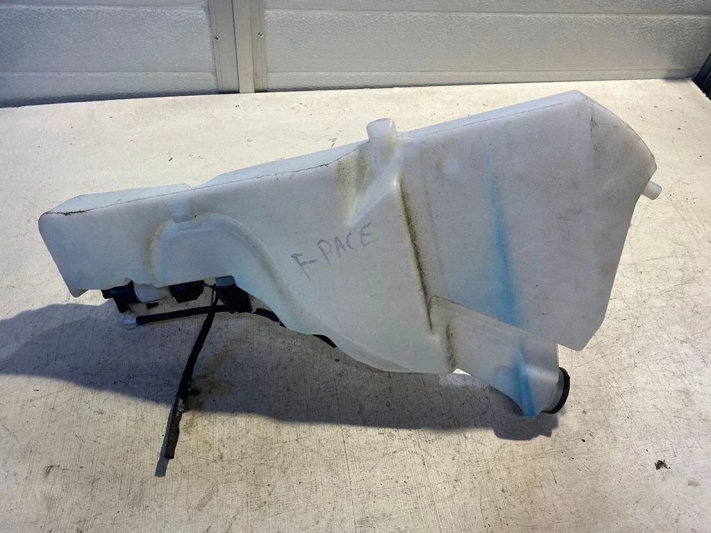 Windshield washer fluid reservoir/tank HK8317B613
