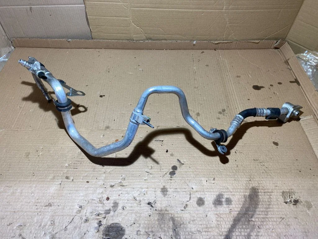 Air conditioning (A/C) pipe/hose 670004945
