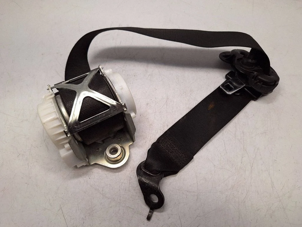 Front seatbelt – BMW 3 Series F30 F35 F31 (2012-2018)