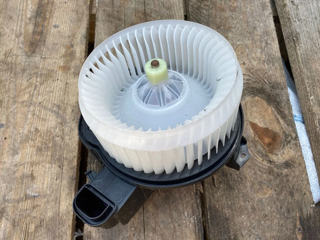 Salongipuhur – Jaguar F-Pace (2016-)