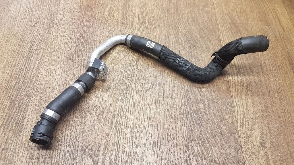 Engine coolant pipe/hose 8658488