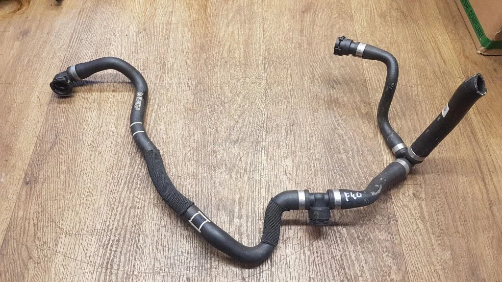 Engine coolant pipe/hose 6832804