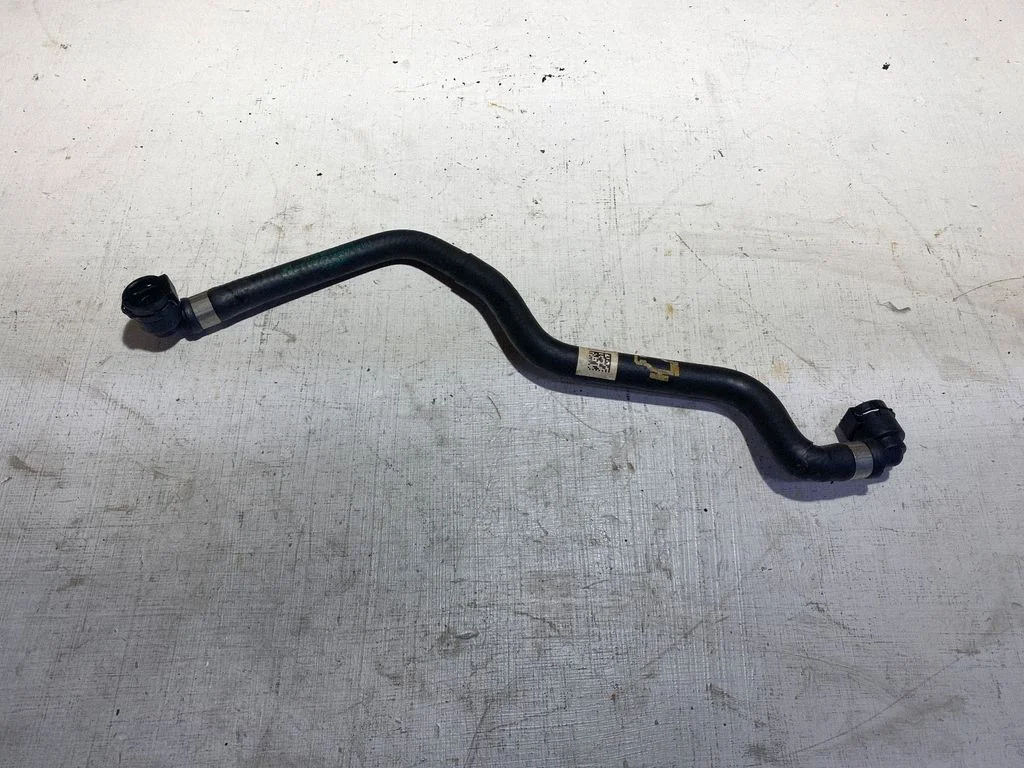 Engine coolant pipe/hose 8623572