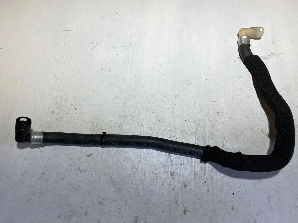 Mootori jahutusvedeliku toru / voolik GR3318K579EA