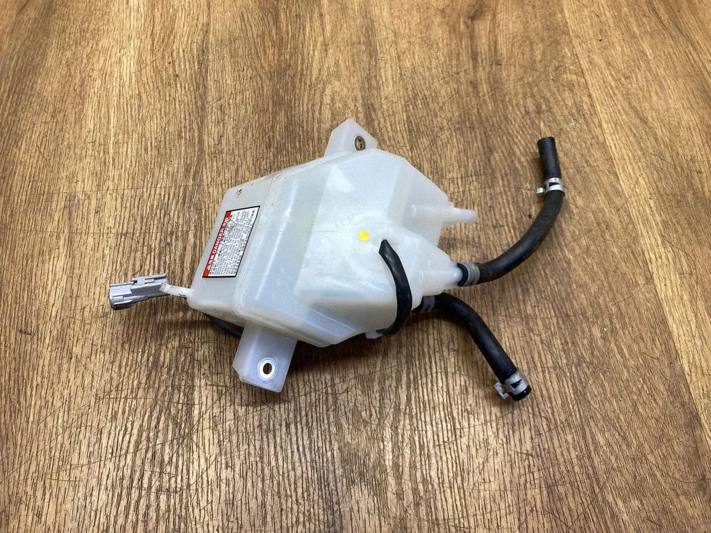 Coolant expansion tank/reservoir