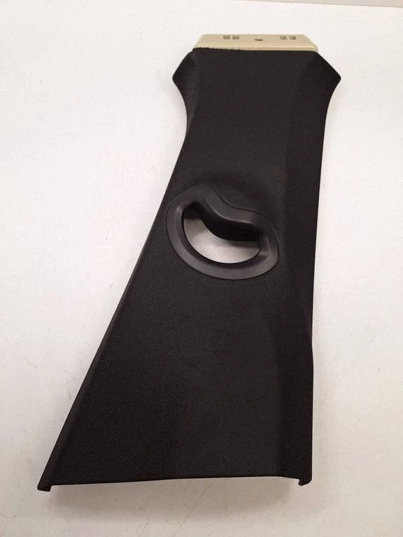 (B) pillar trim (top) 51437433700